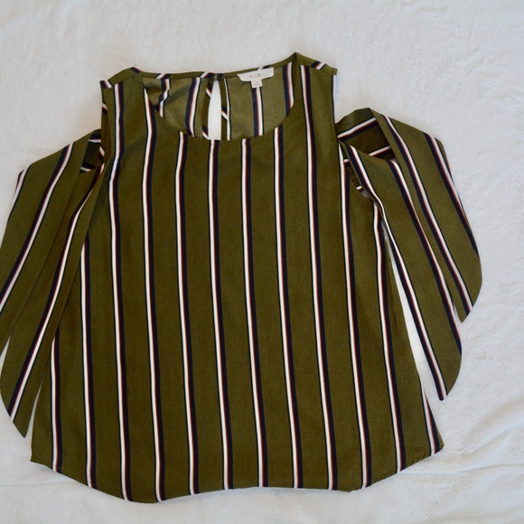 e&m Cold Shoulder Top Green Striped - Picture 8 of 8